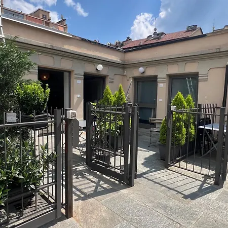 Charlie's Loft Apartment